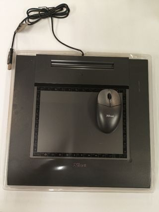 Tablet gráfica Trust - Negra