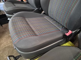 Asientos Volkswagen polo 9N3 o mk4 año 2008.