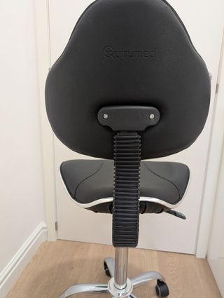 Taburete estética ergonómico negro