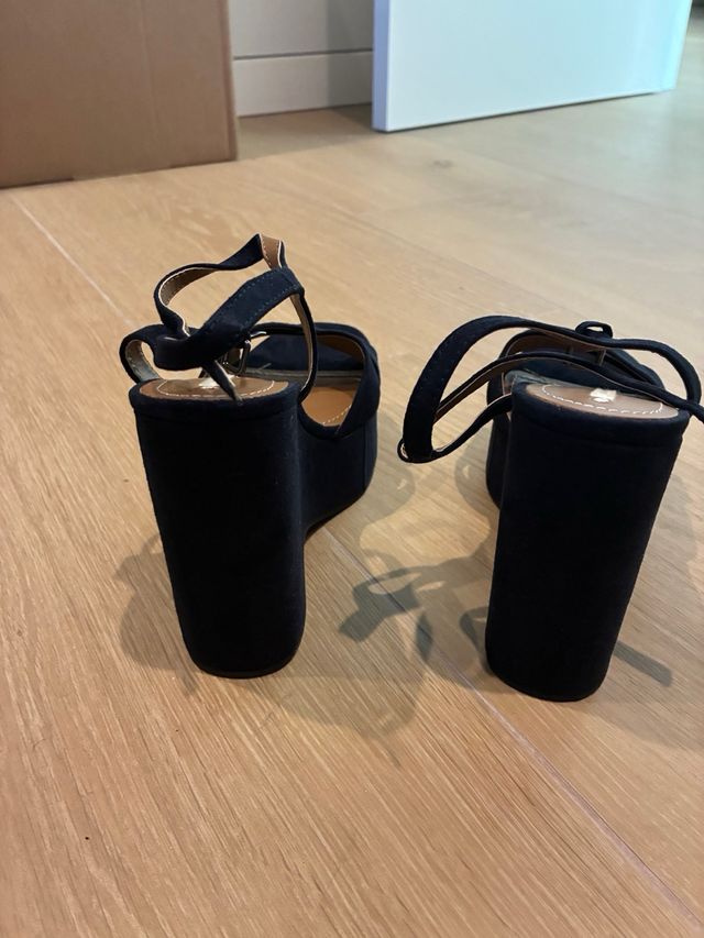 Tacones negros Zara Basic. Azul marino