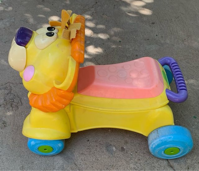 Correpasillos León Fisher Price