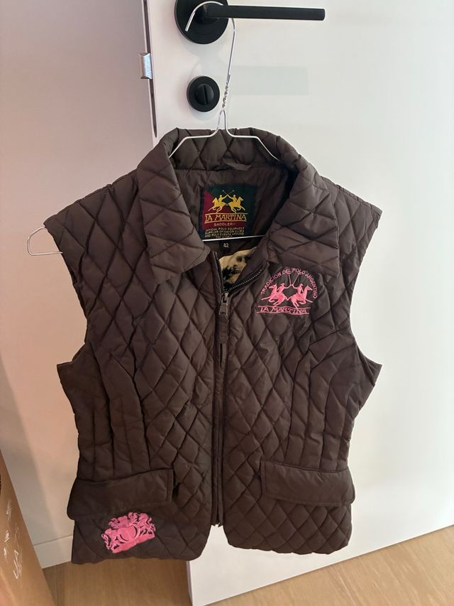 Chaleco La Martina marrón.