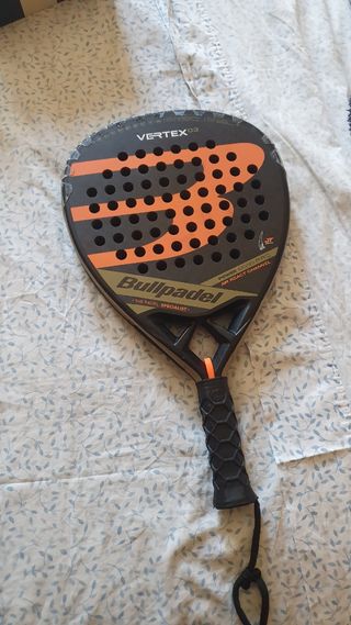 Pala Bullpadel Vertex 03 - seminueva