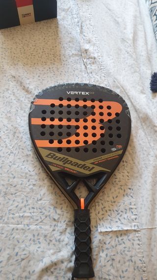 Pala Bullpadel Vertex 03 - seminueva