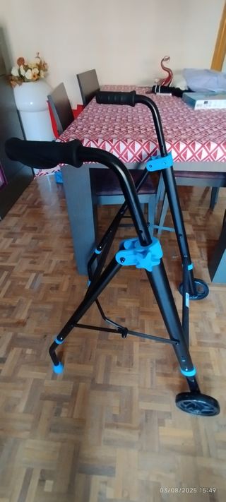 Andador 2 ruedas plegable, nuevo