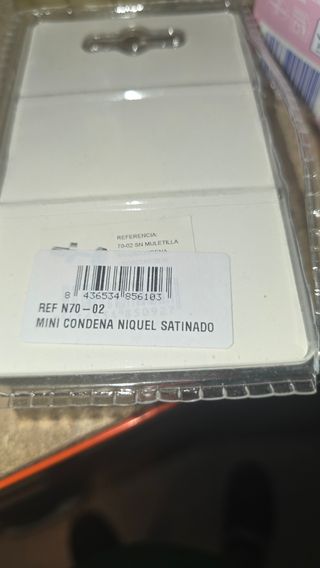 Cerrojo puerta en metal Color Acero Inoxidable.