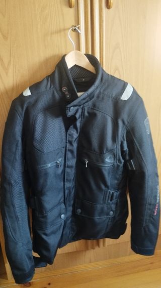 Chaqueta Revit nueva
