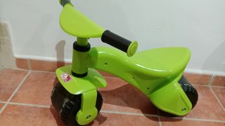 Moto Correpasillos verde