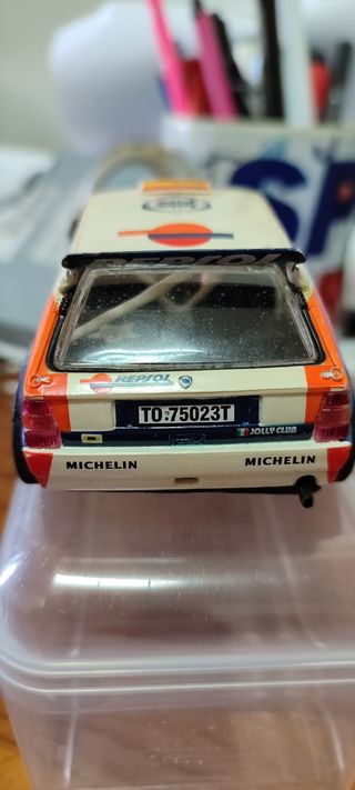 Coche Scalextric Lancia Delta