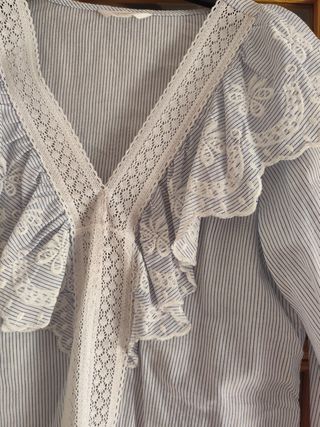 Blusa rayas azules y blancas