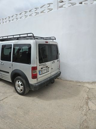 Ford E-Tourneo Courier 2005