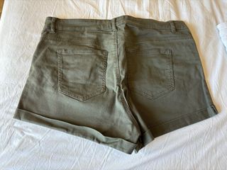 Shorts donna - verde oliva e bianco