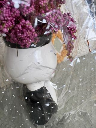 Jarrón busto mujer - Flores artificiales
