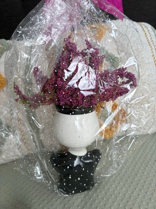 Jarrón busto mujer - Flores artificiales