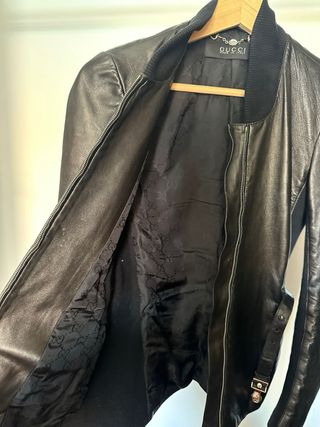 Cazadora Gucci negra, talla M