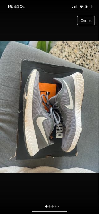 Zapatillas Nike Revolution Gris