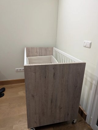 Cuna, mueble cambiador y estante bebé