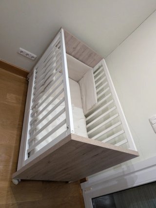 Cuna, mueble cambiador y estante bebé
