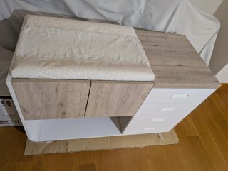 Cuna, mueble cambiador y estante bebé