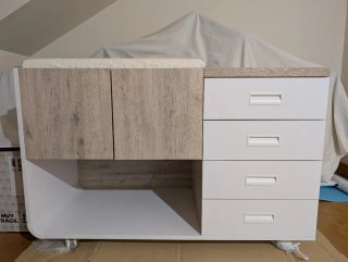 Cuna, mueble cambiador y estante bebé