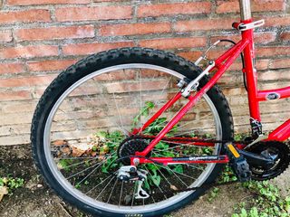 Bicicleta montaña-componentes  aluminio-bara baja