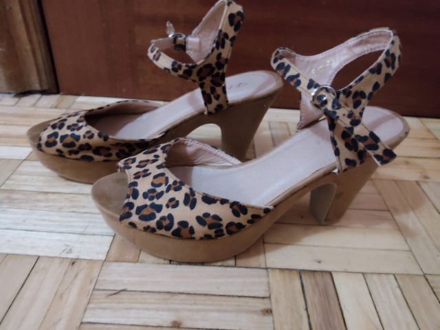 Zapatos suecos de tacón nro 39