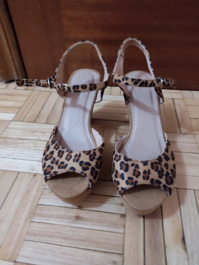 Zapatos suecos de tacón nro 39