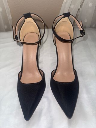 Tacones negros saten de salón