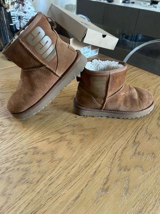 Botas UGG marrón - Mini Bailey Bow