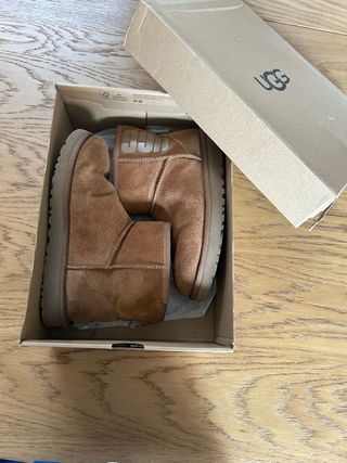 Botas UGG marrón - Mini Bailey Bow