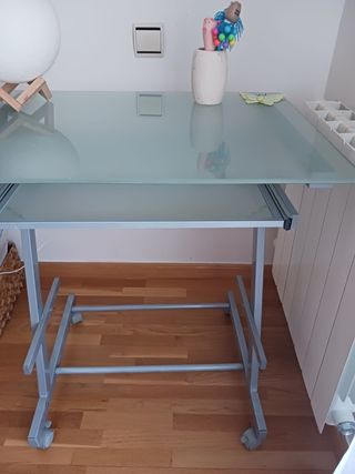 Oportunidad !!!
Mesa escritorio cristal - bandeja 