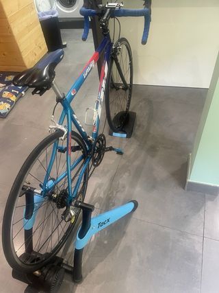 Bicicleta carretera + rodillo Tacx