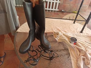 Botas equitacion + espuelas nº 42 no se envia