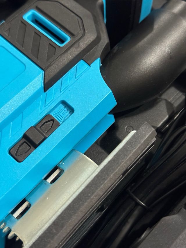 Sierra caladora inalámbrica. NUEVA.