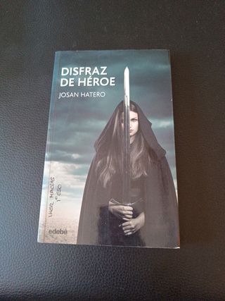 DISFRAZ DE HÉROE