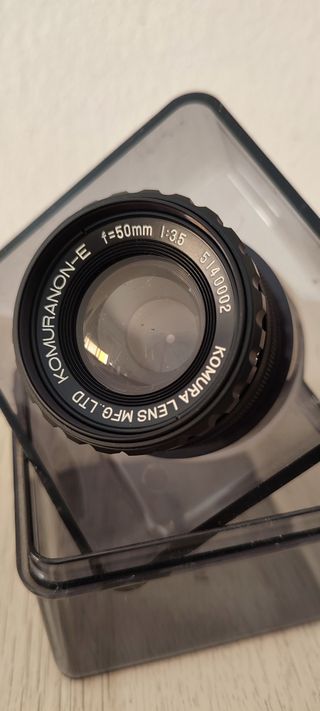 Komura 50mm f/3.5 Lente