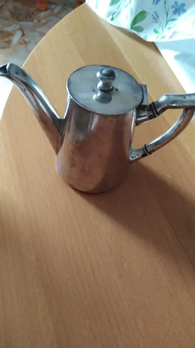 Teiera vintage tedesca in argento
