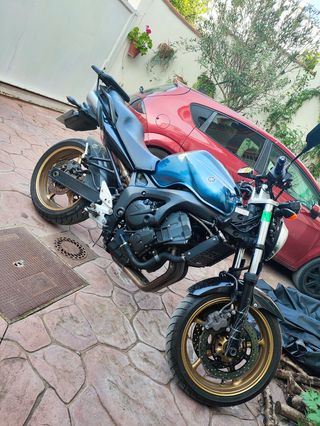Yamaha Fazer FZ6N - Moto Azul