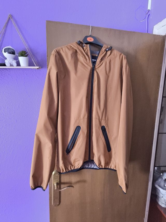 Chaqueta deportiva marrón