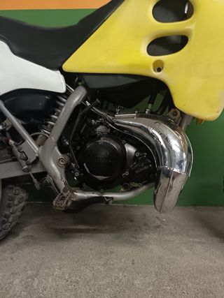 se vende o cambia suzuki rmx de 49 cc por scooter