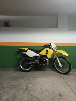 se vende o cambia suzuki rmx de 49 cc por scooter
