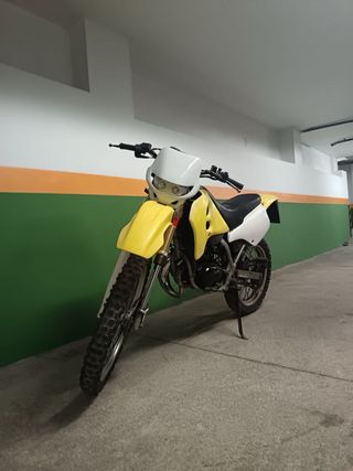se vende o cambia suzuki rmx de 49 cc por scooter