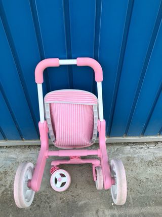 Cochecito Hello Kitty para muñecas