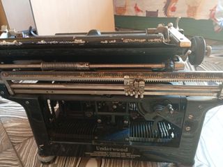 Máquina escribir Underwood antigua