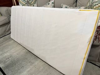 Cama infantil IKEA con barrera