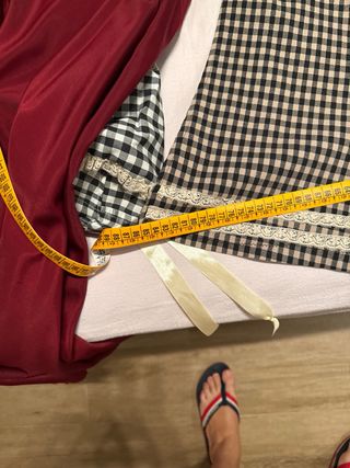 Traje regional: delantal y bombera