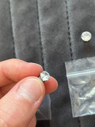 Orecchini uomo con diamanti e calamita