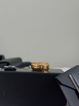 Anillo Versace dorado para hombre IT 23