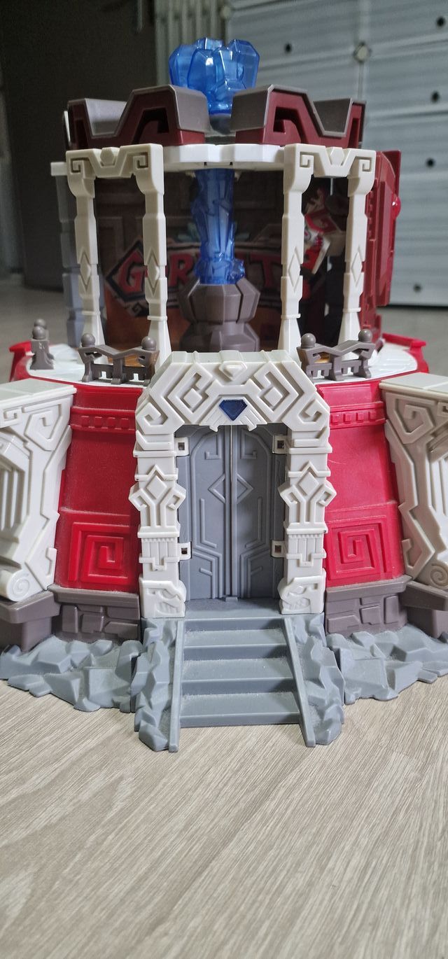 Gormiti: Torre e personaggi