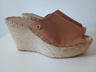 Sandalias cuña Hammerhoj marrón, talla 39.
